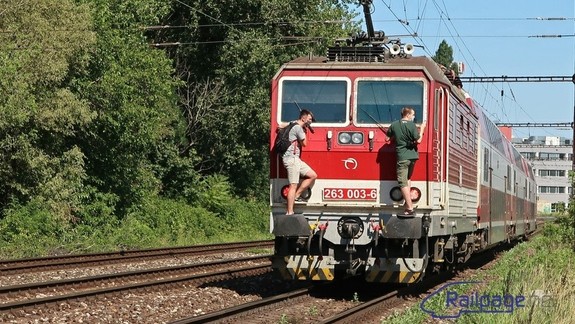 Mladíci si urobili adrenalínový výlet, pátrajú po nich policajti