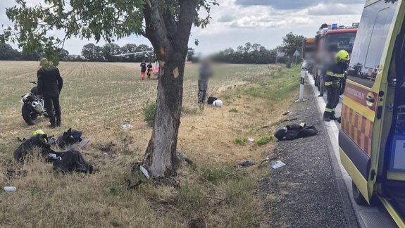 Ďalšia nehoda motorkára, za Pezinkom narazil do stromu