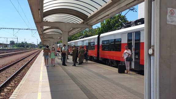 Hlasné trúbenie vlakov na ŽST Petržalka je dočasné, ubezpečuje MČ