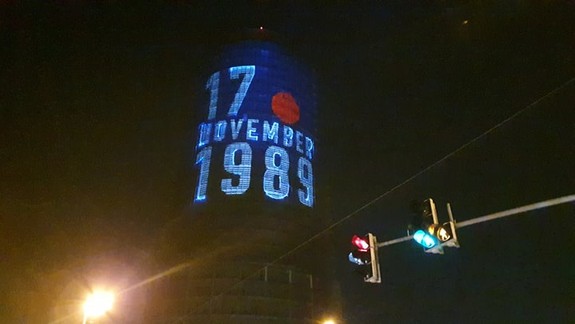 VIDEO a FOTO Krása: Aj takto si Bratislava pripomenula 30. výročie Nežnej revolúcie