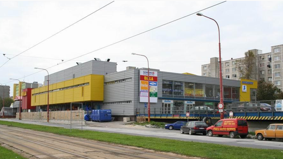 Dôchodca si zabudol v bankomate 250 eur, ale peniaze mu zachránila pohotová slečna