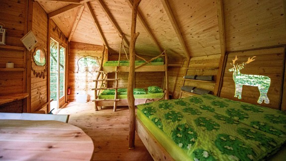 Túžite po výnimočnom zážitku? Prenajmite si domček na strome a strávte noc v prírode
