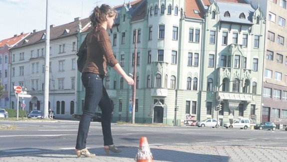 Poškodené poklopy ohrozujú chodcov, na Šafárikovom námestí sú také dva