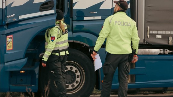 Doprava: S kontrolami na hraničných priechodoch rátajte aj v piatok
