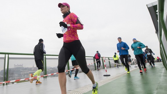 Na Silvestrovský beh cez mosty sa možete prihlásiť aj na mieste štartu