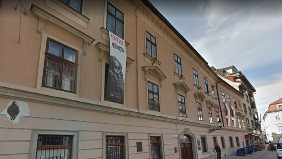 Vo svete oceňované rómske deti z Jarovnice vystavujú obrazy v Bratislave