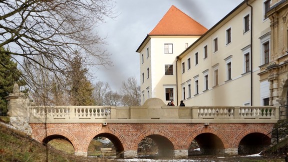 FOTO: Bratislavský kraj zrekonštruoval barokový most v Stupave