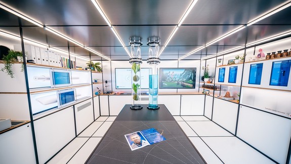 Navštívte interaktívne laboratórium upozorňujúce na riziká spojené s fajčením klasických cigariet