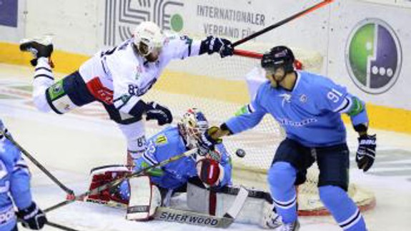 Hokejisti Slovana prehrali posledný zápas základnej časti KHL