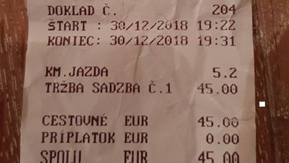 Neuveriteľné. Taxikár Aladár, ktorý si od dôchodcu vypýtal 95 eur, zarába ďalej
