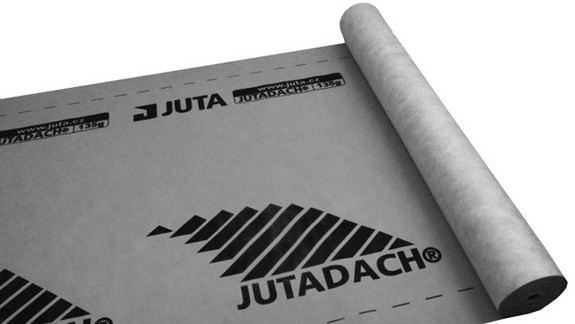 Ako pomáhajú parotesné a difúzne fólie predlžiť životnosť strechy?