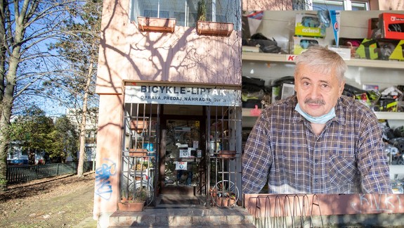 FOTO: Do ikonického petržalského cykloservisu chodili dnešní rodičia ešte ako malé deti...