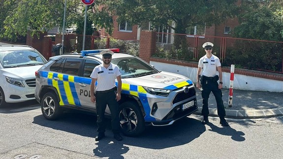 Dráma so šťastným koncom: Rodiaca mamička uviazla v zápche, ktorá sa vytvorila po nehode v tuneli Sitina