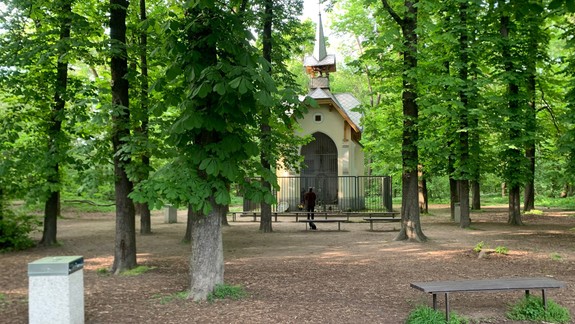 Dobrá správa: Kaplnka v starohájskom lesíku dostala peniaze  na rekonštrukciu