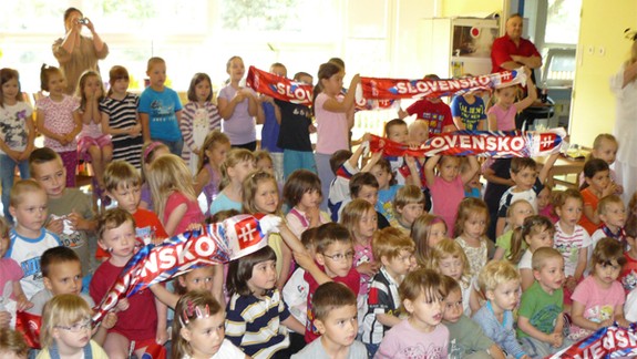 Aj v škôlke na Cabanovej ulici sa v máji žilo hokejom