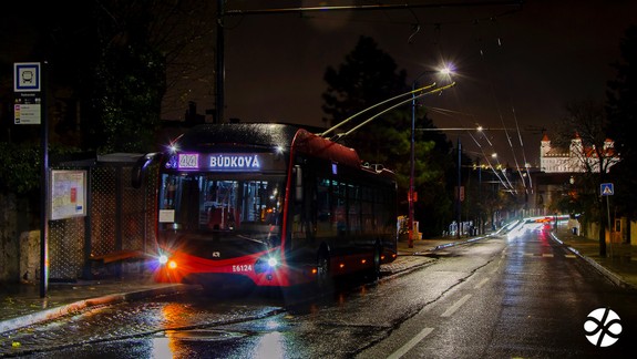 Dopravný podnik nasadzuje do skúšobnej premávky s cestujúcimi nový trolejbus. Na ktorých linkách vás odvezie?