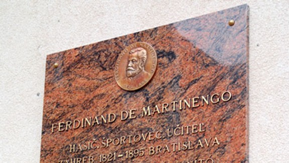F. Martinengo má na novej zbrojnici tabuľu