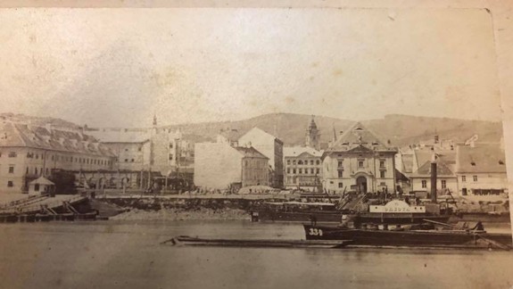 FOTO: Známe bratislavské nábrežie na 150-ročnej fotografii – spoznali by ste ho vôbec?