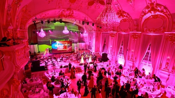 V Bratislave bude dnes v noci živo a veselo - koná sa mestský bál, niekoľko plesov a iných podujatí