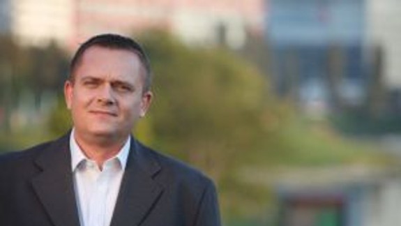 Sedí v poslaneckej lavici protizákonne? Bratislava má novú kauzu