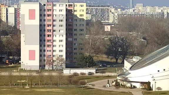 Konanie o správnom delikte pri pieskovaní lúk v Petržalke zatiaľ neukončili