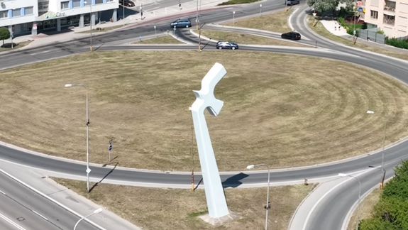 VIDEO Krásne zábery: Holubica mieru po rekonštrukcii víta návštevníkov najväčšieho sídliska Petržalky