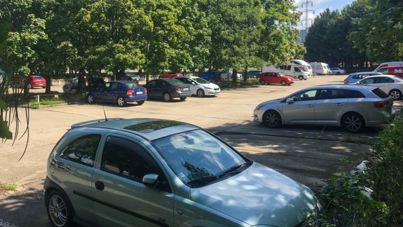 Súkromné parkovisko na Šintavskej chcú zrušiť: Mestská časť ho žiada do svojej správy