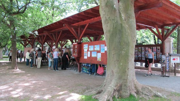 Vstup je voľný: Na záver prázdnin vás v Letnej čitárni Medická záhrada čaká rozprávanie cestovateľa i burza kníh