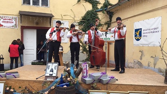 Svoje pivnice dnes otvára 200 vinárov