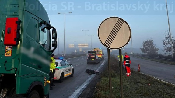 Ďalšia tragédia: V pripájacom pruhu diaľnice našli mŕtveho človeka