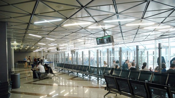 FOTO: Na bratislavskom letisku bojovali v stredu dvaja muži o život - jeden z nich zomrel!