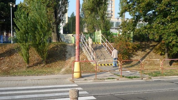 S bielou palicou pôjdu bezpečnejšie, no vidiacim prekáža zápach a vodiace línie