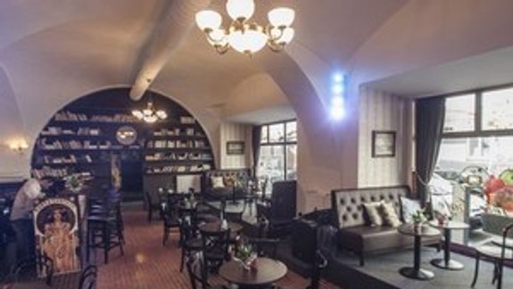 Okrem kaviarne dostal starostkin stranícky kolega aj obecnú televíziu