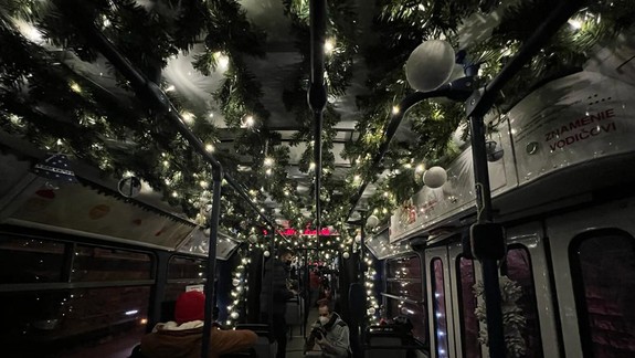 FOTO a VIDEO: Predstavili vianočnú električku a zimný Sánkobus: Na aké vychytávky sa môžete tešiť?