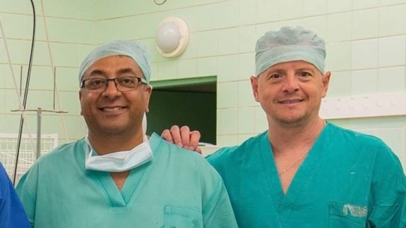 Unikátna operácia v NÚDCH: Pacientke zo siamských dvojičiek vytvorili z hrubého čreva močový mechúr