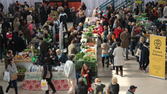 Farmári už predávajú v Starej tržnici