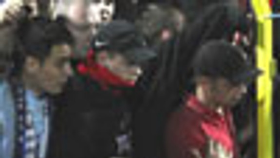 Liekom na výtržností sú moderné štadióny