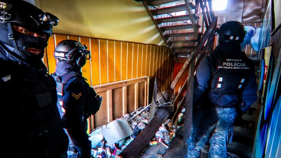 Zdevastovaný hotel Flóra už búrajú: Pozrite si posledné foto zvnútra