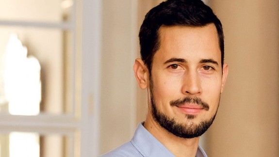 Metropolitný inštitút bude naďalej viesť Ján Mazúr - schválili to mestskí poslanci