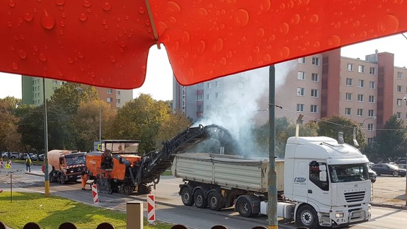 VIDEO: Takto opravujú Mamateyovu ulicu v Petržalke