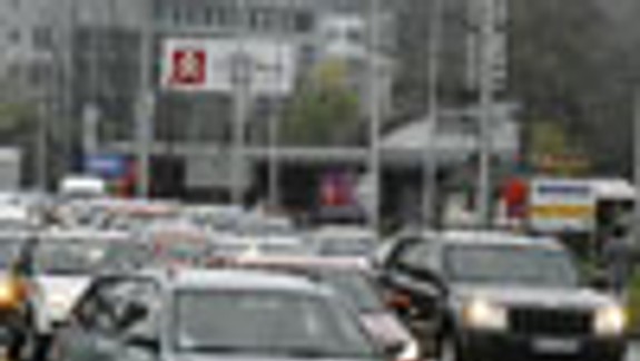 Hrôza kolón na Patrónke sa opäť vrátila