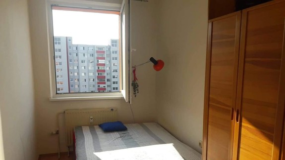 FOTO: Koľko by ste boli ochotní zaplatiť za túto izbu vo Vrakuni?