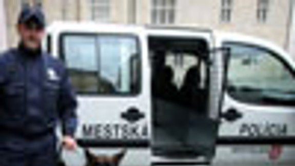 Mestská polícia dostala 11 nových áut a tri motorky