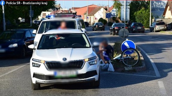 Pezinský rekordér: 48-ročný cyklista s 3,6 promile alkoholu v krvi narazil do osobného auta