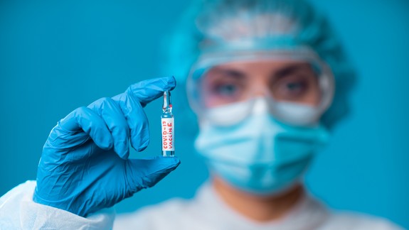 HOAX: Dezinformácie o ruskej vakcíne proti COVID-19 zdieľali tisíce ľudí