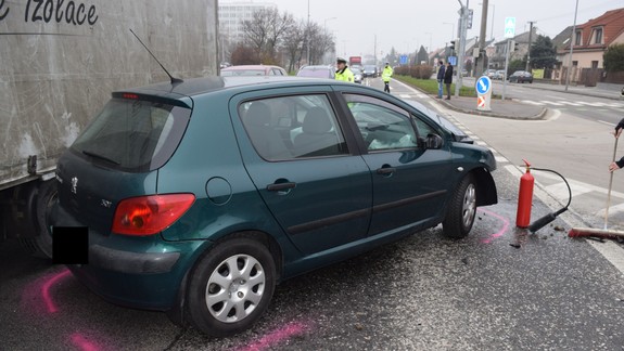 Videli ste túto nehodu? Polícia pátra po svedkoch