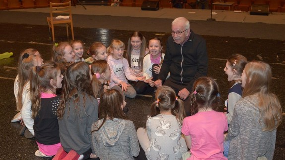 FOTO a VIDEO: Ján Ďurovčík si už vybral muzikálové Bambuľky aj ich kamarátky Evičky