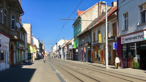 Dezorientovaní predavači: Skúšať topánky ľuďom nedovolili, hoci im to pripadalo absurdné