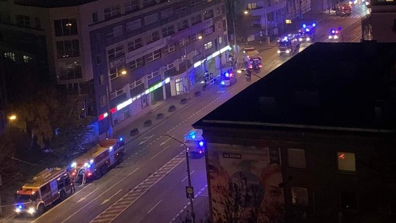 Explózia: Na Prievozskej ulici vystrelilo do vzduchu kanalizačné poklopy