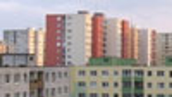 Na Romanovej ulici chcel 30-ročný muž vyskočiť z okna